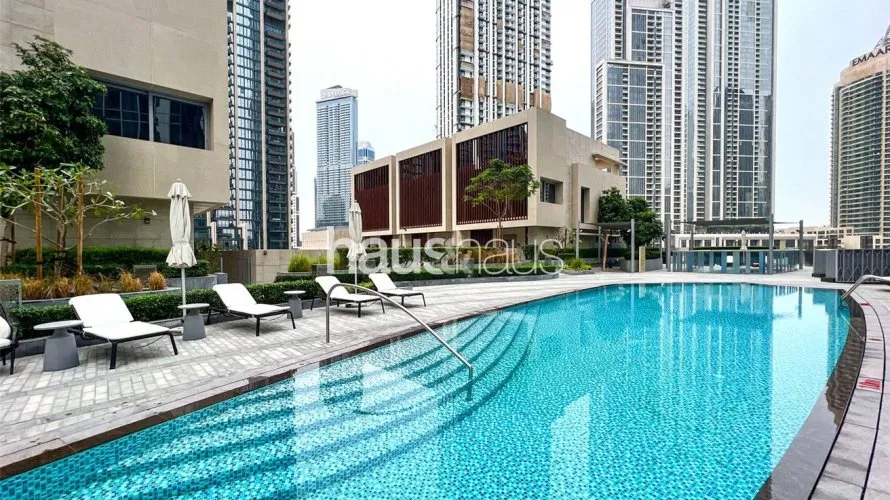 Apartamento de 4 dormitorios en Downtown Dubai (Downtown Burj Dubai), UAE No. 132 № 1