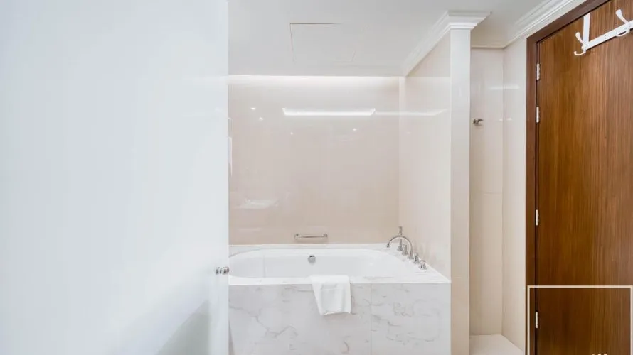 Apartamento de 3 dormitorios en The Address Residence Fountain Views, UAE No. 308 № 16