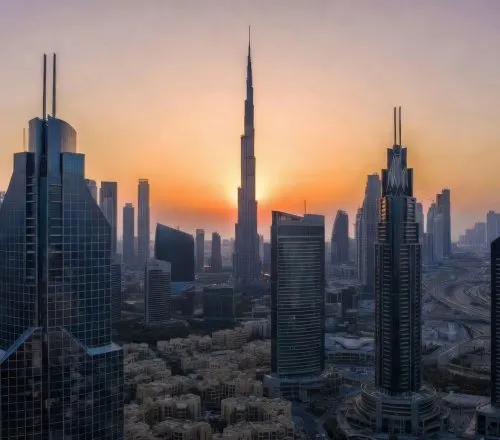 Downtown Dubai est un quartier emblématique proposant des biens immobiliers haut de gamme. Il figure parmi les trois meilleurs emplacements de Dubaï pour l'achat d'appartements de luxe en 2025. № 3
